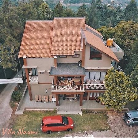 Villa Naumi Bandung Buitenkant foto