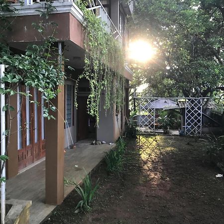 Villa Naumi Bandung Buitenkant foto