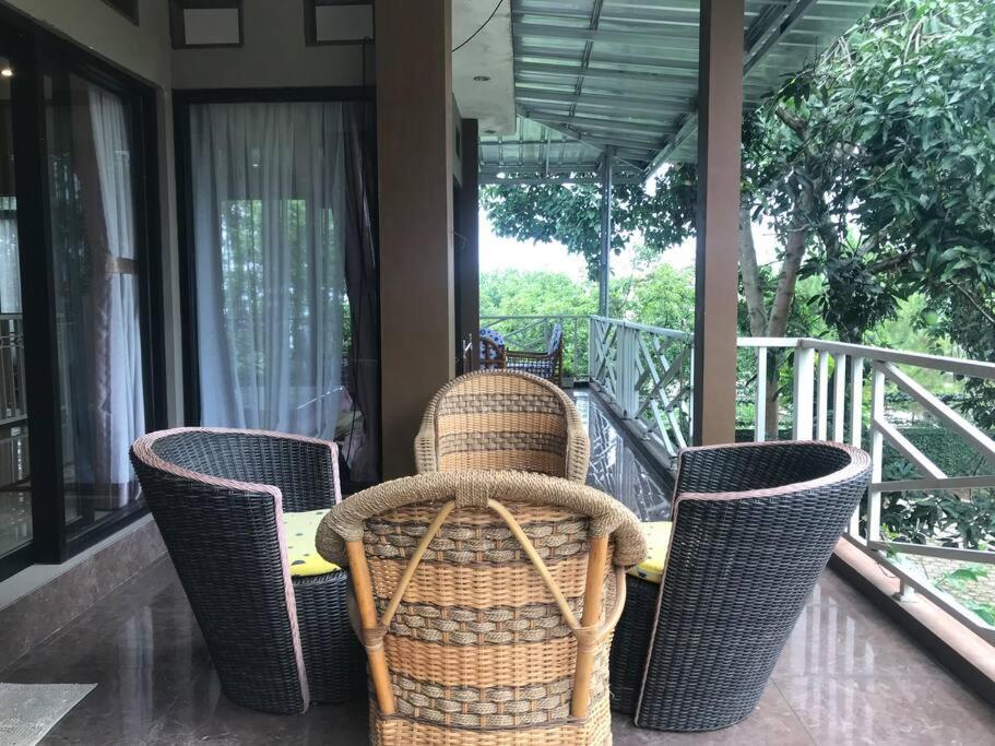 Villa Naumi Bandung Buitenkant foto