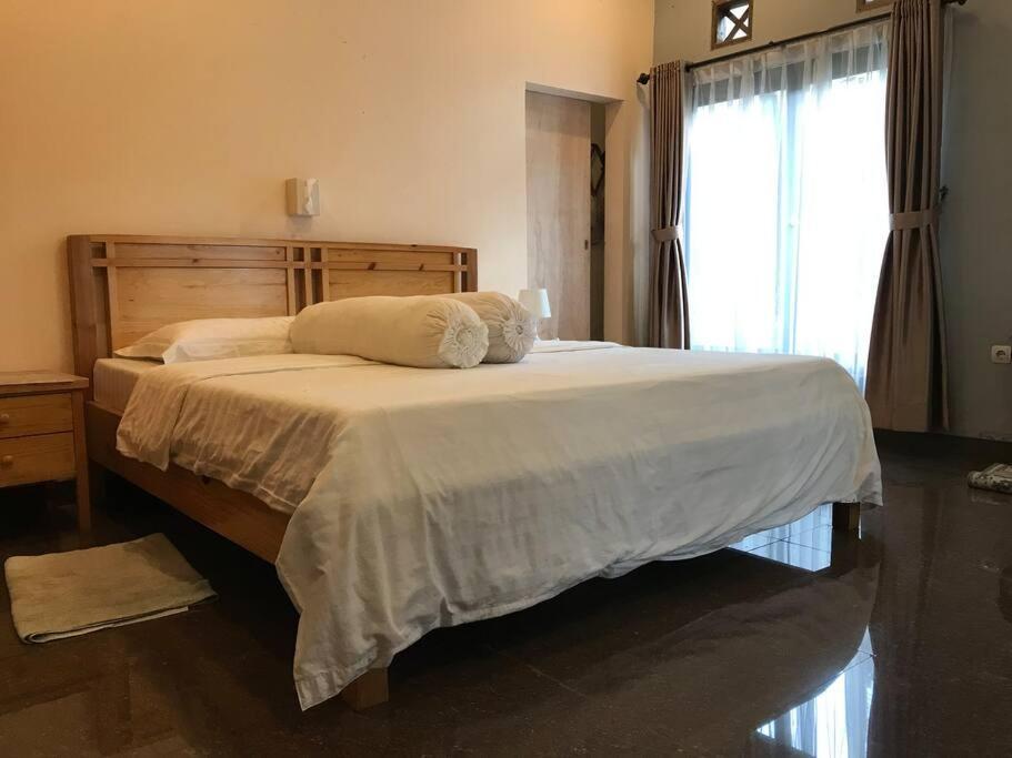 Villa Naumi Bandung Buitenkant foto