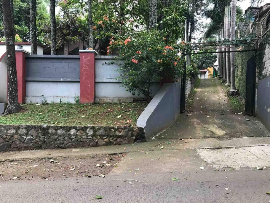 Villa Naumi Bandung Buitenkant foto