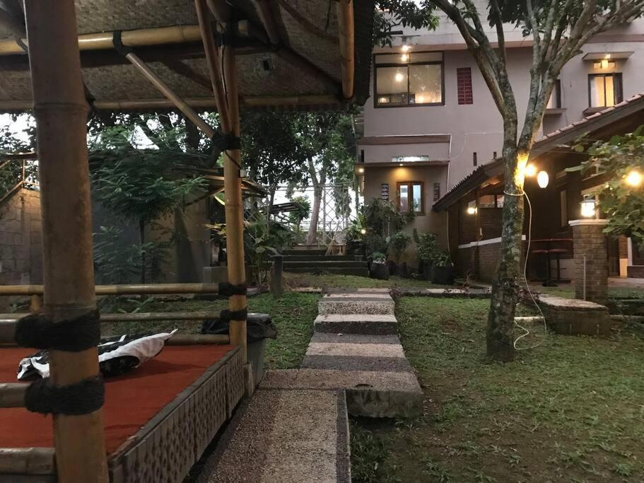 Villa Naumi Bandung Buitenkant foto