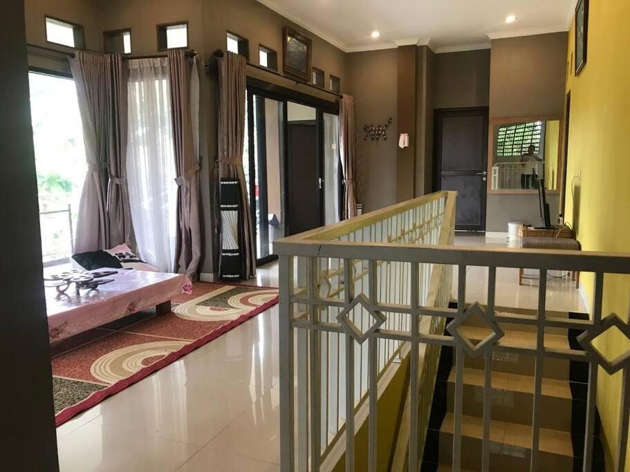 Villa Naumi Bandung Buitenkant foto