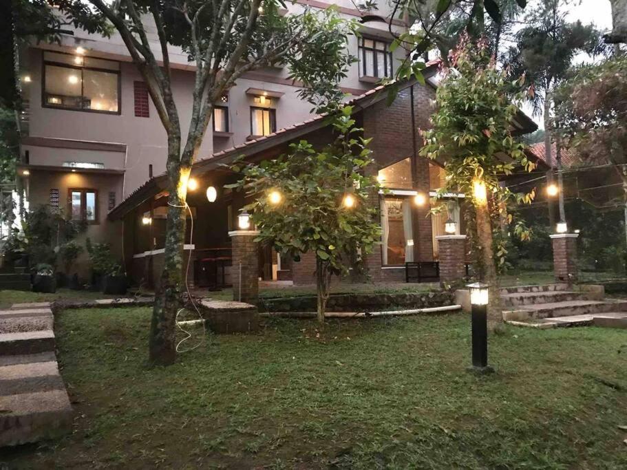 Villa Naumi Bandung Buitenkant foto