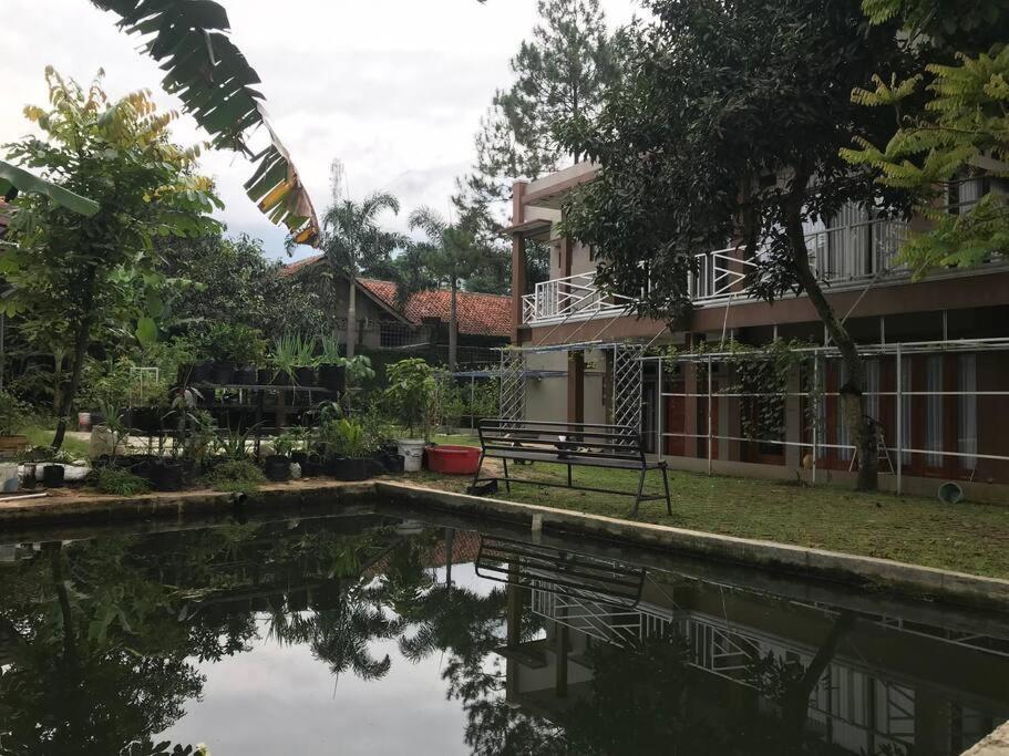 Villa Naumi Bandung Buitenkant foto