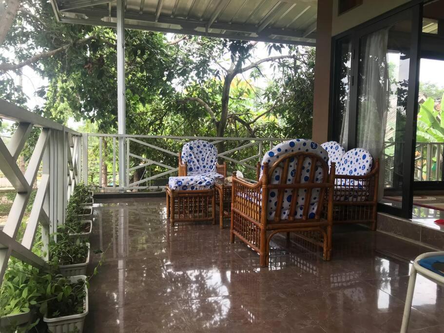 Villa Naumi Bandung Buitenkant foto