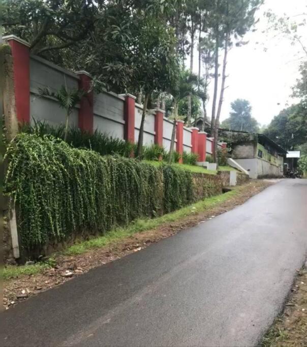 Villa Naumi Bandung Buitenkant foto